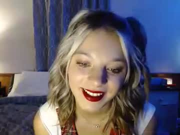 latina cam girl lily_marieee image #2478080