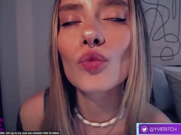 latina cam girl _yvie_ image #3919890