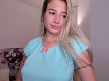 latina cam girl naivebby01 image #799998