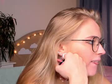 latina cam girl linellali image #1773794