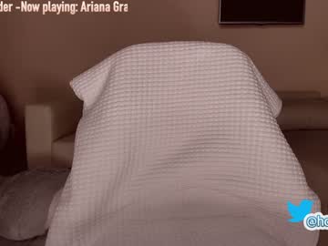 latina cam girl hollyextra image #580956