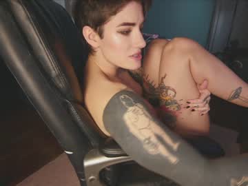 latina cam girl aynmarie image #4052886