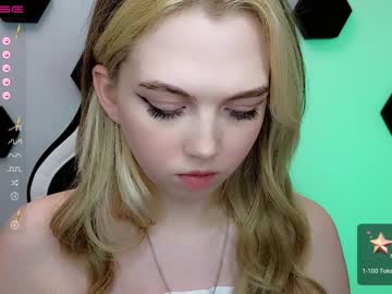 latina cam girl small_blondee image #2763229