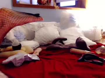 latina cam girl lilrosiedoll image #1306562