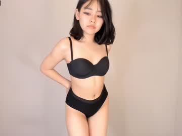 latina cam girl hee_youn1 image #3493620