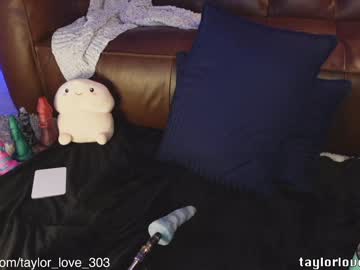 latina cam girl taylor_love_303 image #3446576