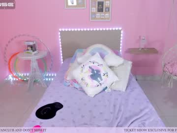 latina cam girl little_effy18 image #1830573