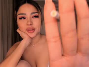 latina cam girl bae_suz image #974644