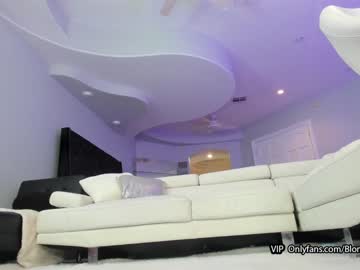 latina cam girl blonde_riderxxx image #3310229