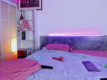 latina cam girl l0ve_sh0w image #3935862