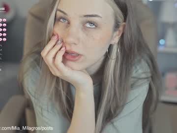 latina cam girl mia_milagros image #1273014