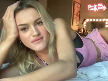 latina cam girl ellaxxrose image #4673330