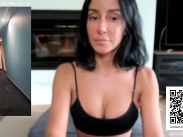 latina cam girl miiiawallace image #1905184