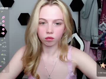 latina cam girl small_blondee image #2864860