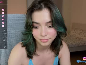 latina cam girl lily_ewing image #3558005