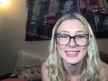 latina cam girl scarlettsantana_ image #2029139