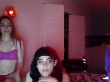 latina cam couple lilred_69 image #3063574