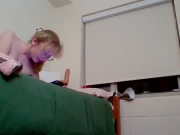 latina cam girl blonde_katie image #3885234