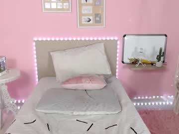 latina cam girl little_effy18 image #869737
