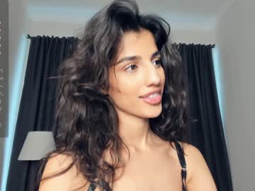 latina cam girl suzannedavise image #3920417
