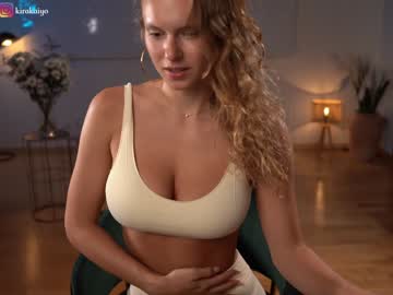 latina cam girl chillwithkira image #3110356