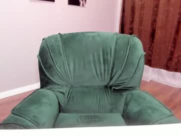 latina cam girl kira_little image #3410567