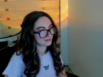 emilia_clark_ latina cam