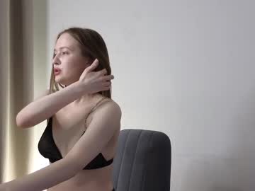 nuryburury latina cam