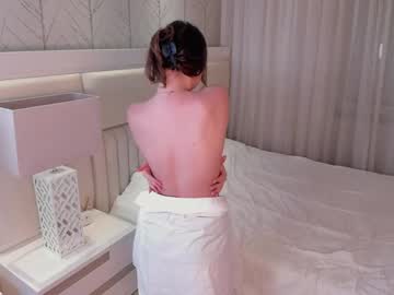 latina cam girl little_lolla17 image #4679198