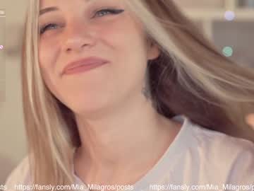 latina cam girl mia_milagros image #1478941