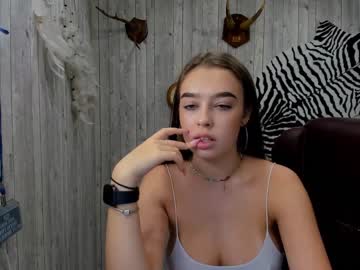 latina cam girl coy_bella_ image #122350