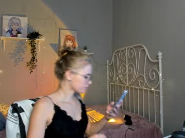 latina cam girl linellali image #1653570