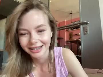 latina cam girl elli_harmon image #3031850