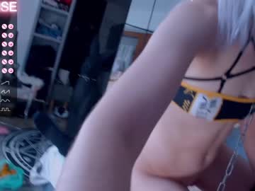 latina cam girl careful_i_bite image #2355282