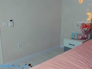 latina cam girl elza_99 image #1906000