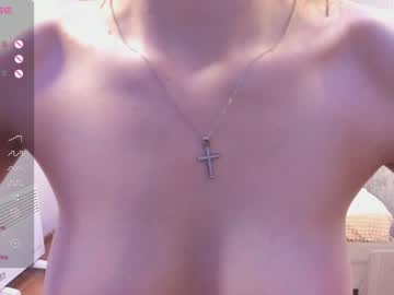 latina cam girl bluish_mariam image #4247388