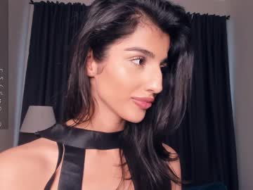 latina cam girl suzannedavise image #3939843