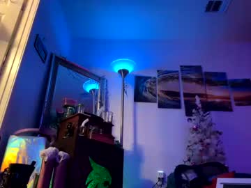 latina cam girl wildglitterlioness image #4025946