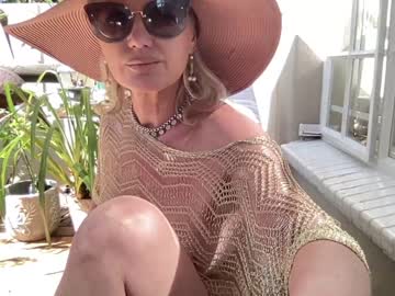 latina cam girl gl1tter_barbie image #1112274