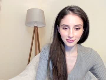 latina cam girl snowww_white image #2575516