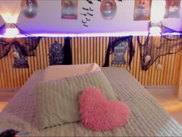 latina cam girl little_effy18 image #3683605