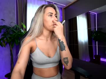 latina cam girl laurabae_ image #3073801