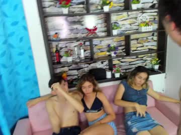 latina cam couple little_daphne image #937805