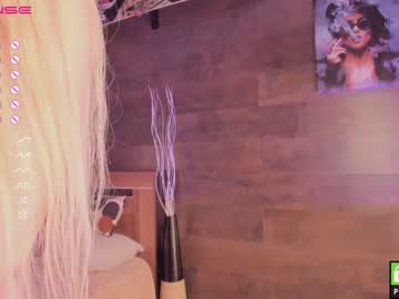 latina cam girl yolandabertha image #2543171