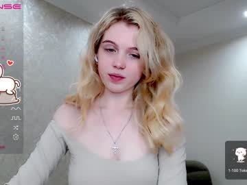 latina cam girl small_blondee image #2414176