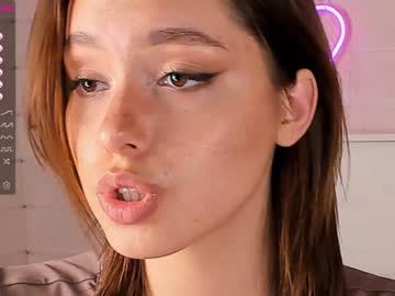 latina cam girl darling_kira image #1938394