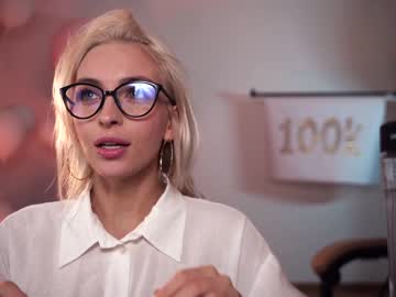 latina cam girl peach_me image #1043042
