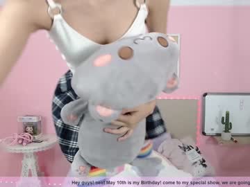latina cam girl little_effy18 image #1128572