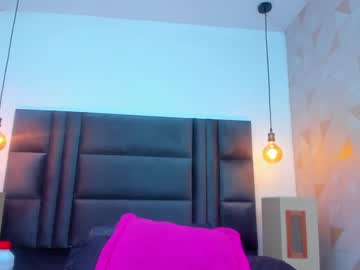 latina cam girl leslyy_ image #2265125