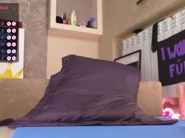 latina cam girl queenelia image #3850560
